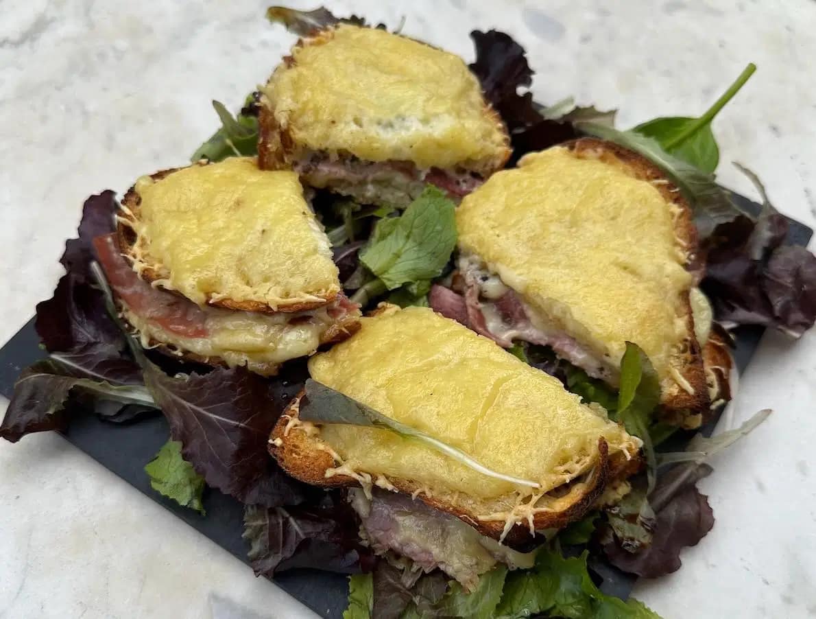CUISINE 41. Croque-monsieur truffe╠ü
